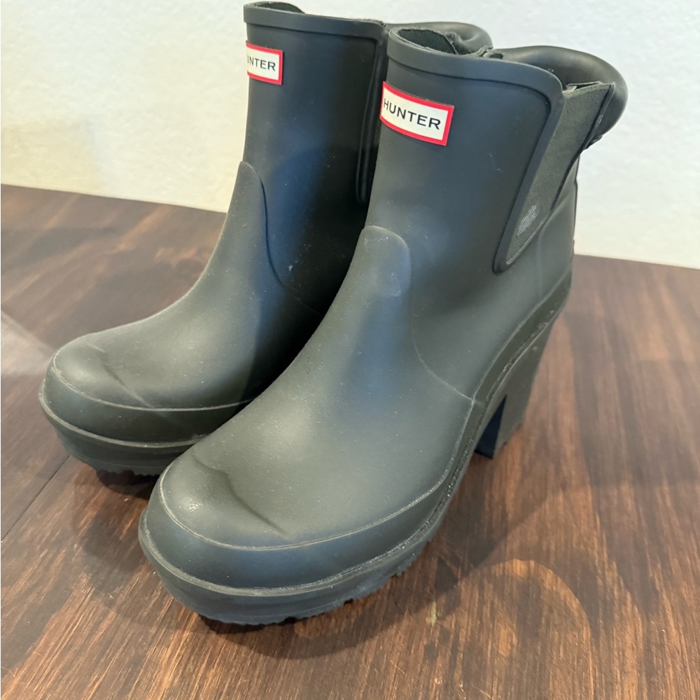Hunter Women's Ankle Chelsea Rain Boots, green size 9, New